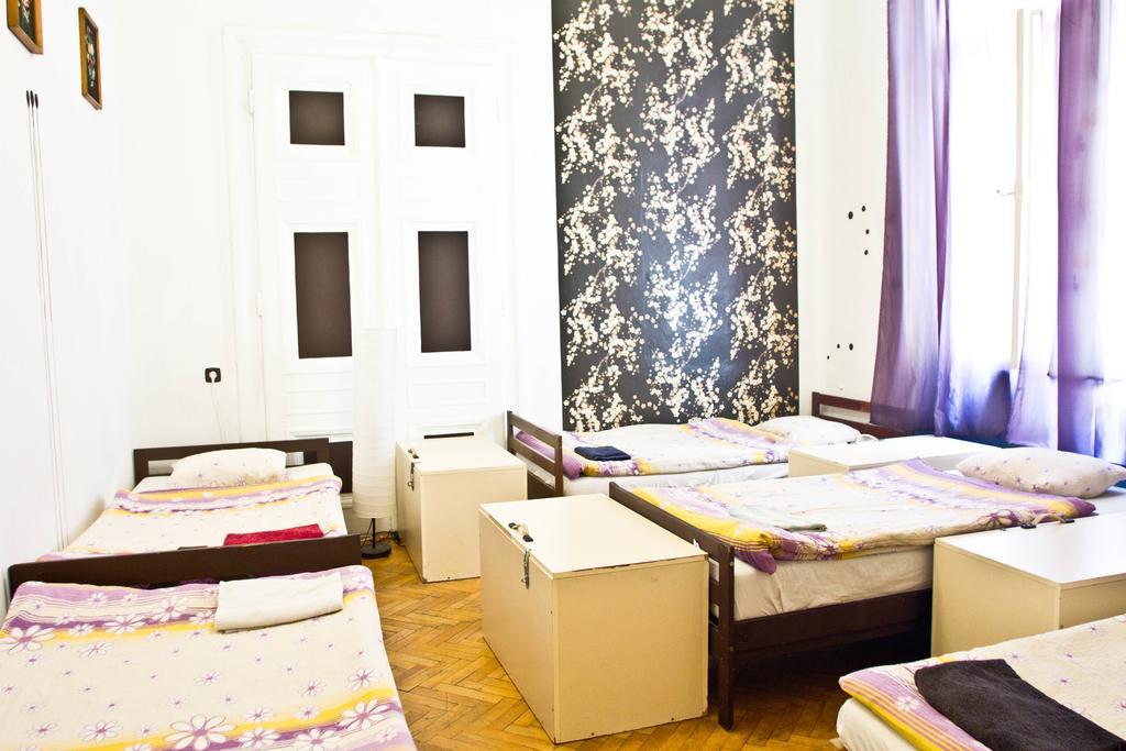 Downtown Hostel Budapeste Exterior foto