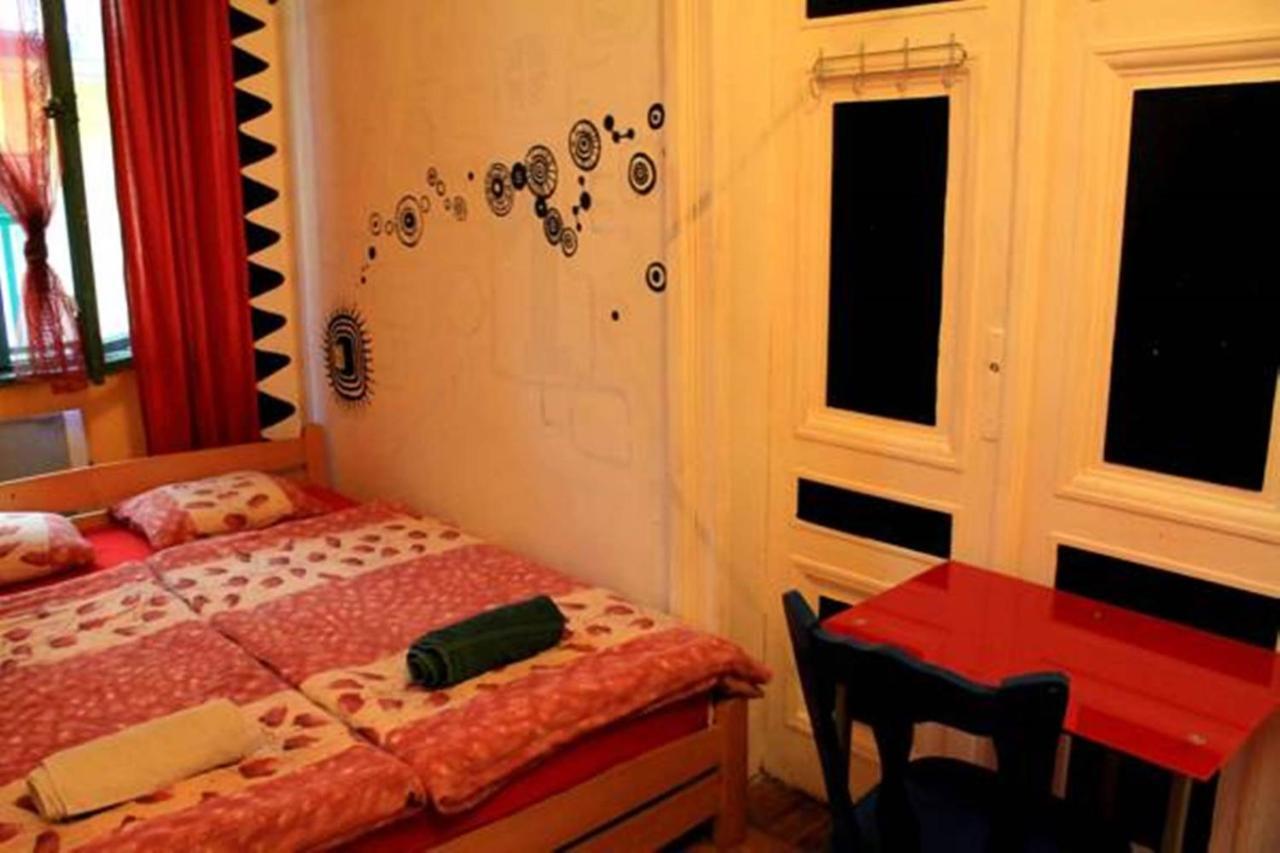 Downtown Hostel Budapeste Quarto foto