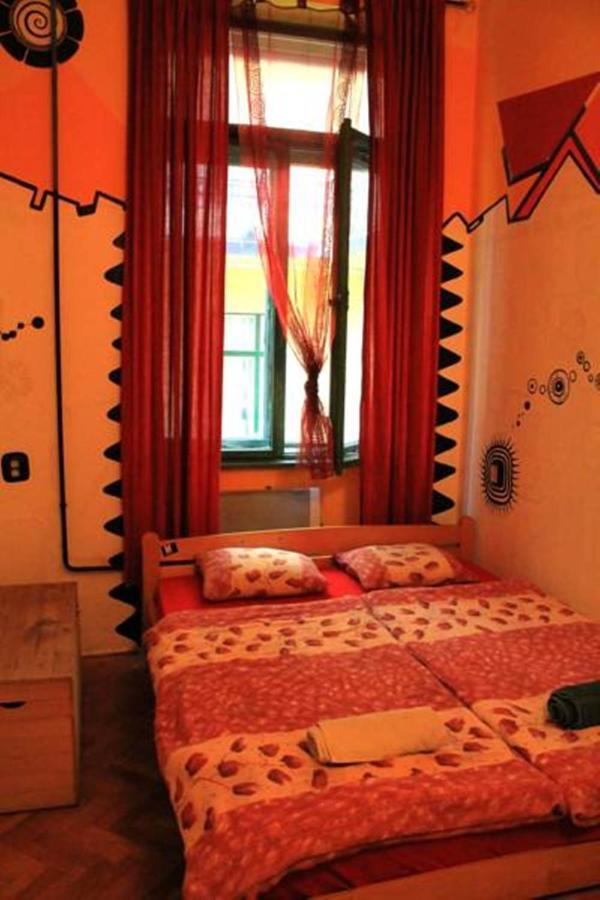 Downtown Hostel Budapeste Quarto foto